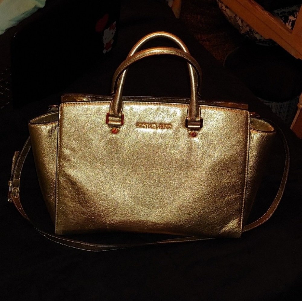 Michael kors gold😍trade to handbag_hoader😘
